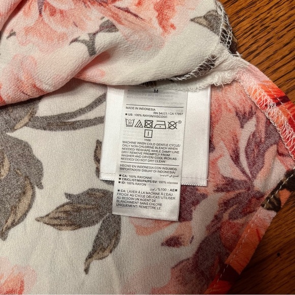 Old Navy Tie Front Crepe Top Size M - Picture 13 of 13